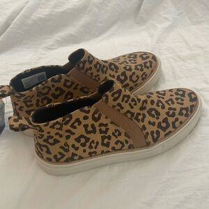 Toms Bryce Leopard Print Slip On Sneaker
